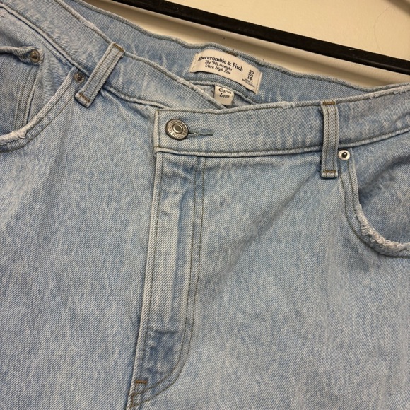Abercrombie & Fitch Curve Love Ultra High Rise 90’s Straight Jeans Criss Cross - Picture 9 of 12